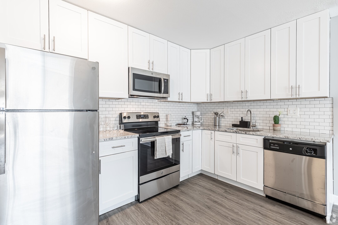 Brookside Gardens in Bridgeport, CT - Foto de edificio