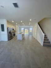 1076 SE 2nd St in Florida City, FL - Building Photo - Building Photo