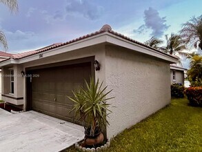1841 SW 176th Ave in Miramar, FL - Building Photo - Building Photo