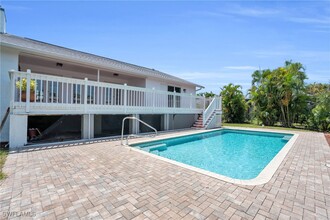 713 Durion Ct in Sanibel, FL - Building Photo - Building Photo