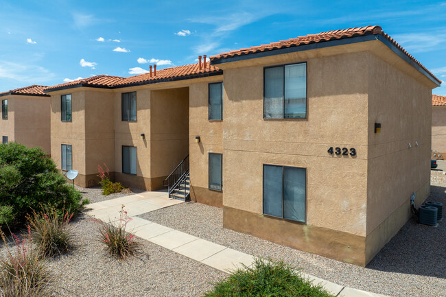 4313 Sabana Loop SE in Rio Rancho, NM - Foto de edificio - Building Photo