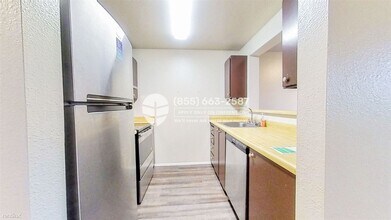 921 130th St SW-Unit -Unit Apart in Everett, WA - Building Photo - Building Photo