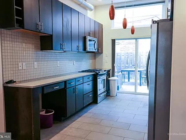 property at 4 E Henrietta St