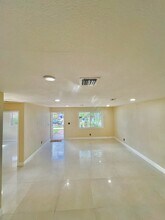 7021 SW 19th Mnr in Pompano Beach, FL - Building Photo - Building Photo