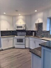 1 W Greenway Dr in Royal Palm Beach, FL - Building Photo - Building Photo