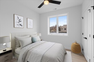 906 W Dakin St, Unit 202 in Chicago, IL - Building Photo - Building Photo