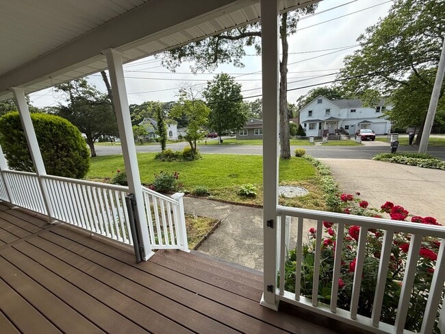 109 Adirondack Dr in Selden, NY - Building Photo - Building Photo