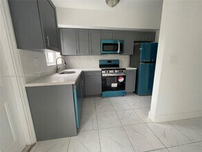475 NW 83rd St in Miami, FL - Building Photo - Building Photo