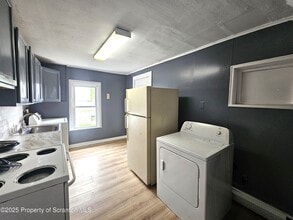 327 S Hyde Park Ave in Scranton, PA - Building Photo - Building Photo