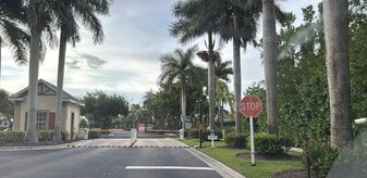 4256 Liron Ave, Unit 203 in Ft. Myers, FL - Building Photo