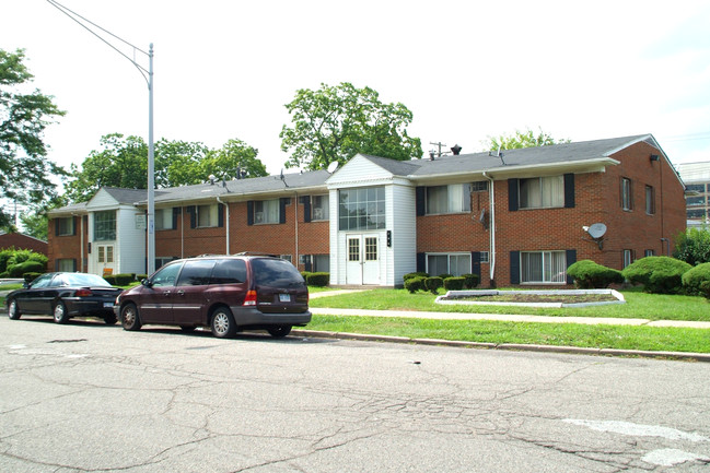 Park High Apartments in Highland Park, MI - Foto de edificio - Building Photo