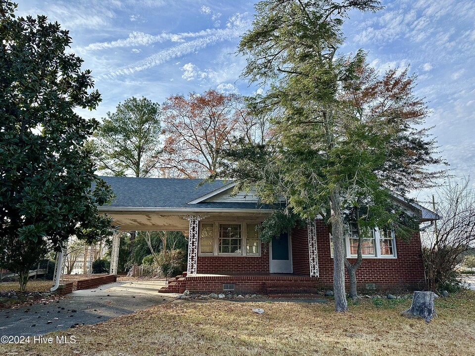 101 S Main St in Bath, NC - Building Photo