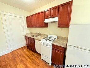 53 Fellsway W, Unit 2 in Medford, MA - Building Photo - Building Photo