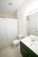 1112 NE 1st Ave in Homestead, FL - Building Photo - Building Photo