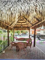 2001 Atlantic Shores Blvd, Unit 516 in Hallandale Beach, FL - Building Photo