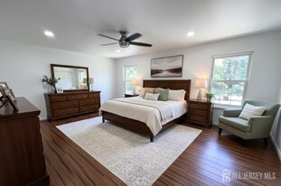 68 Delancy Ct in North Brunswick, NJ - Building Photo