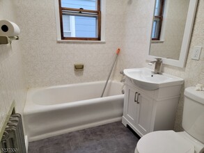 141 Mahar Ave in Clifton, NJ - Building Photo - Building Photo