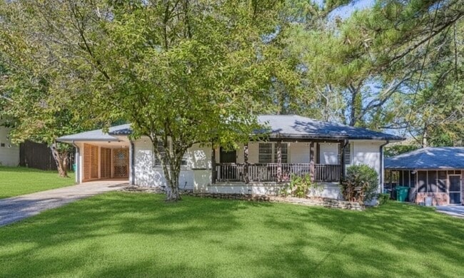 2116 Trailwood Rd in Decatur, GA - Foto de edificio - Building Photo