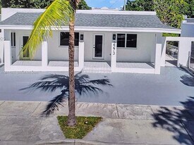 2273 SW 5th St in Miami, FL - Building Photo