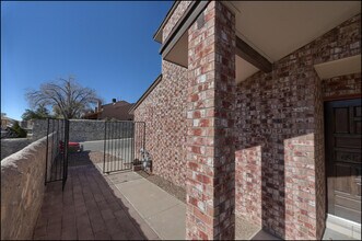 7011 Portugal Dr in El Paso, TX - Building Photo - Building Photo