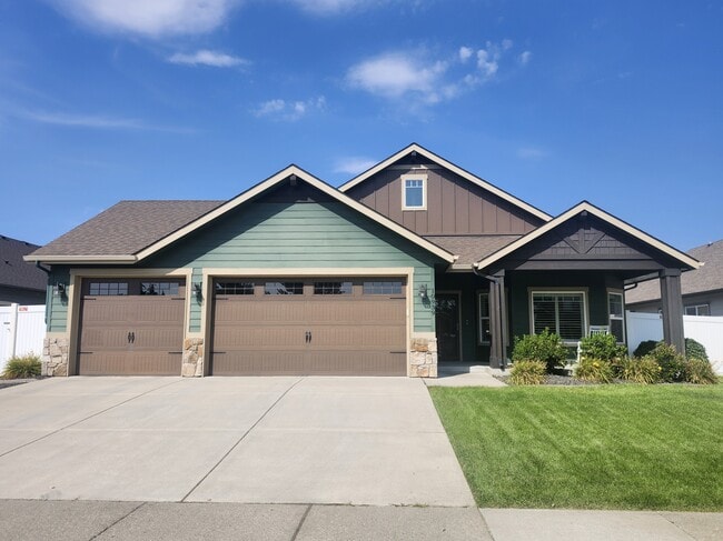 property at 10939 N Seaside St