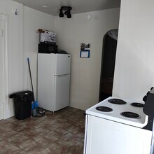 535 W 8th St, Unit 2nd floor front in Erie, PA - Building Photo - Building Photo