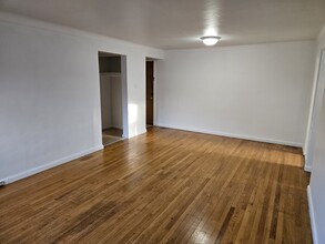 1262 Thames St in Ottawa, ON - Building Photo - Building Photo