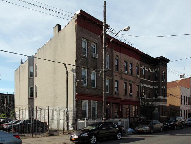 1582 Dekalb Ave in Brooklyn, NY - Building Photo - Building Photo