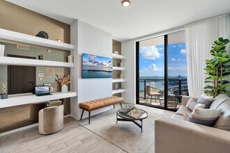 398 NE 5th St in Miami, FL - Building Photo - Building Photo