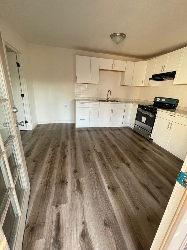 property at 115 Temple Ct