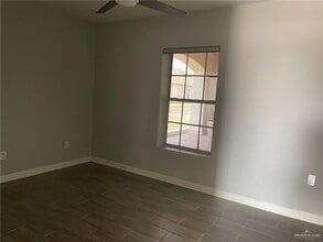 522 Alton Blvd in Alton, TX - Building Photo - Building Photo