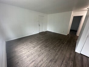 3404 Thompson Ave in Anchorage, AK - Building Photo - Building Photo