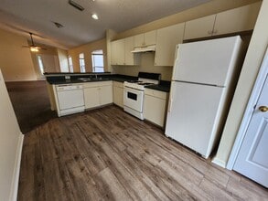 205 Summer Sails Dr in Valrico, FL - Building Photo - Building Photo