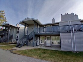 1503 Mill Woods Rd E in Edmonton, AB - Building Photo