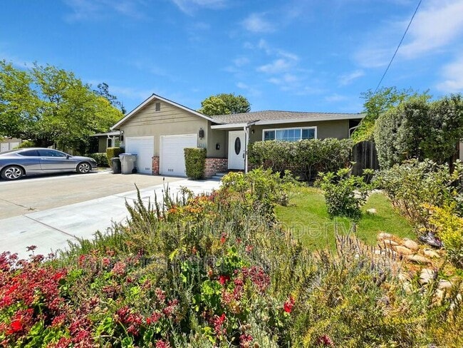property at 4937 Union Ave