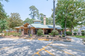 2803 Kings Crossing Dr in Houston, TX - Building Photo - Building Photo