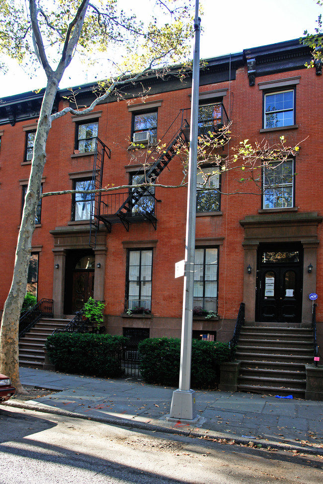 128 Pacific St in Brooklyn, NY - Foto de edificio - Building Photo