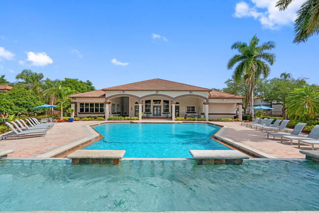 Harbour Cove in Pembroke Pines, FL - Building Photo - Building Photo