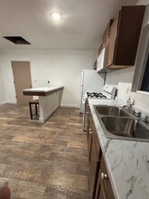 634 Mamilane in Modesto, CA - Building Photo - Building Photo