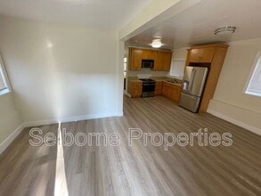 1944 E 20th St in Oakland, CA - Building Photo - Building Photo