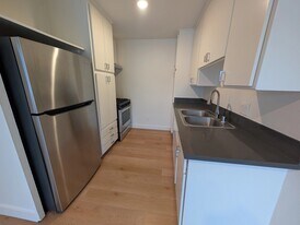 3900 1st St, Unit 8 in Los Angeles, CA - Building Photo