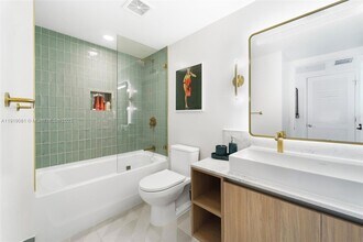 601 NE 1st Ave, Unit 3210 in Miami, FL - Foto de edificio - Building Photo