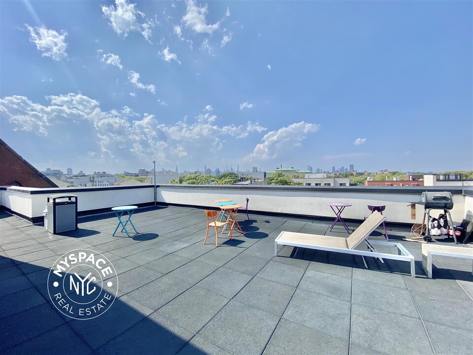 312 Devoe St, Unit 1D in Brooklyn, NY - Building Photo