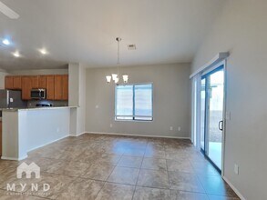 6315 S 25th Dr, Unit 1010 in Phoenix, AZ - Foto de edificio - Building Photo