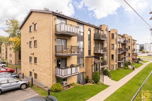 1601 Du Souvenir Boul in Laval, QC - Building Photo