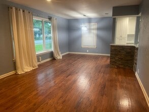 10020 Losa Dr in Dallas, TX - Building Photo - Building Photo