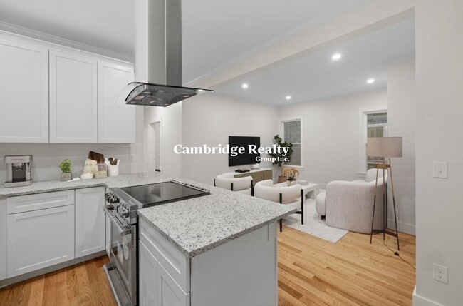 17 Cameron Ave, Unit 1T