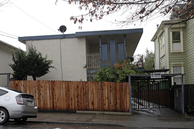 823 E 24th St in Oakland, CA - Building Photo - Building Photo