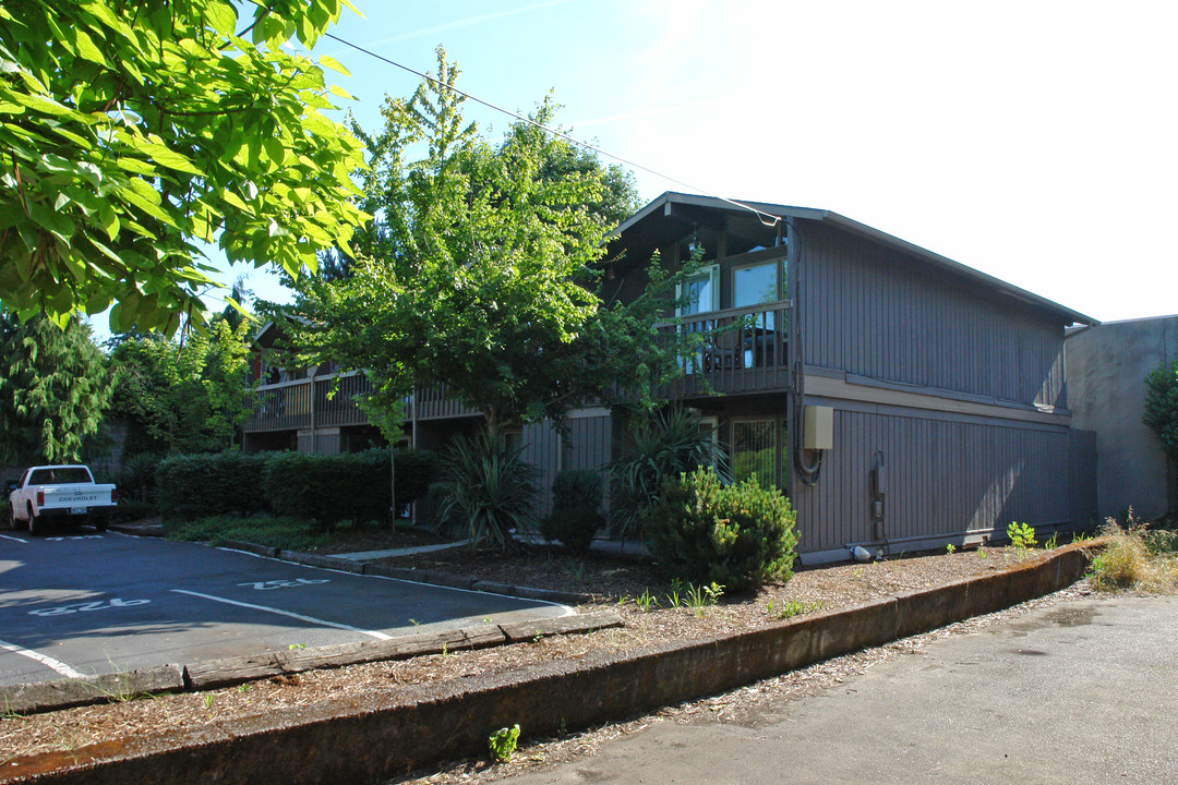 928-942 NE 22nd Ave in Portland, OR - Building Photo