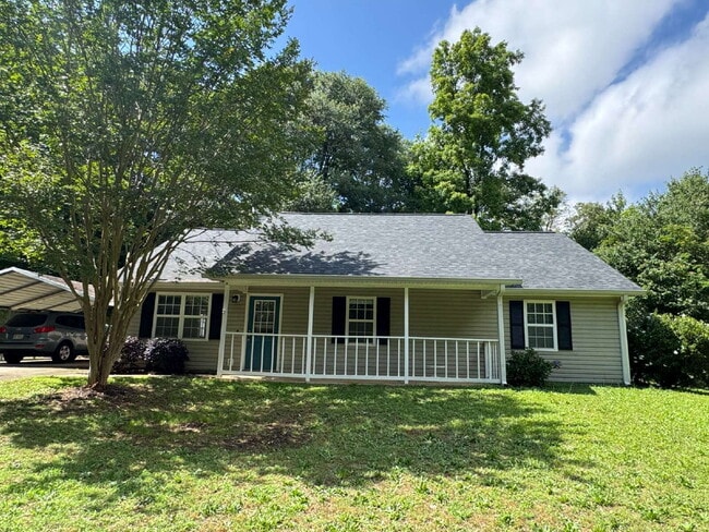 property at 106 King's Ln